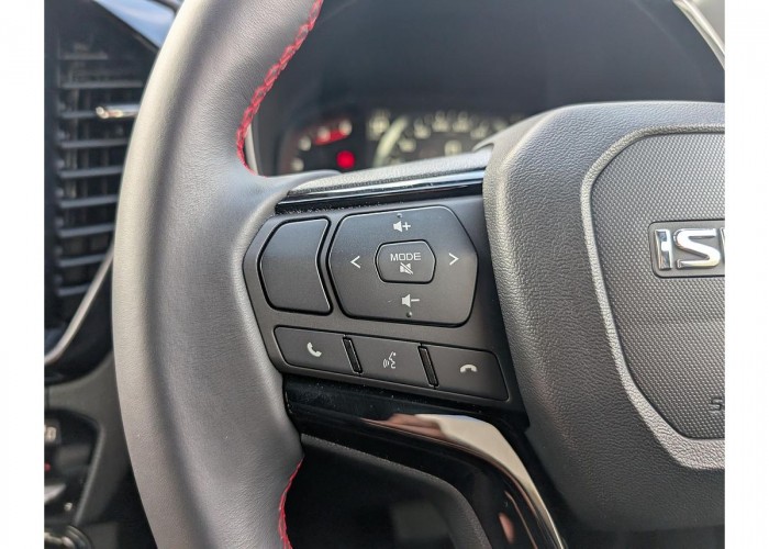 Used 1
                    ISUZU
                     for Sale Image