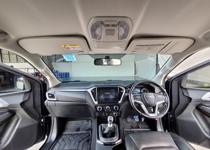 Used 8
                    ISUZU
                     for Sale Image