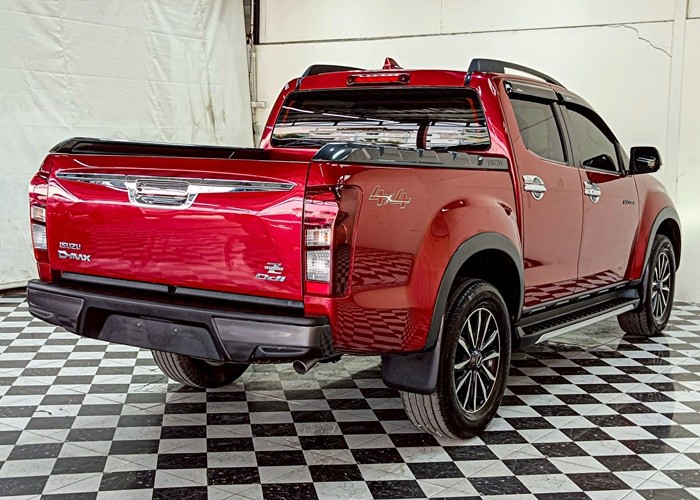 Used 3
                    ISUZU
                     for Sale Image