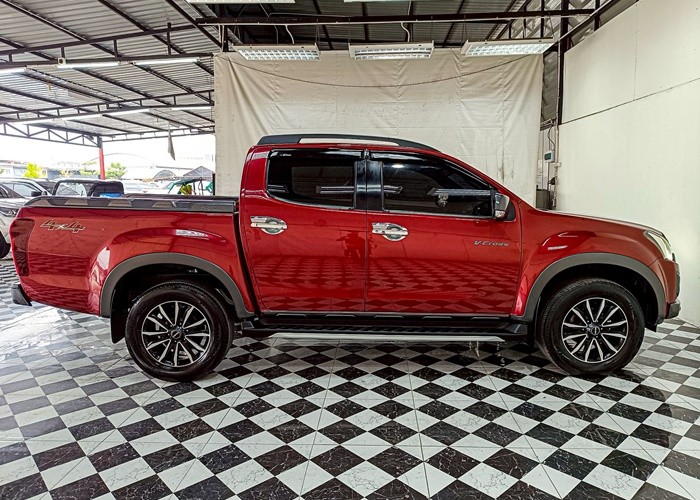 Used 3
                    ISUZU
                     for Sale Image