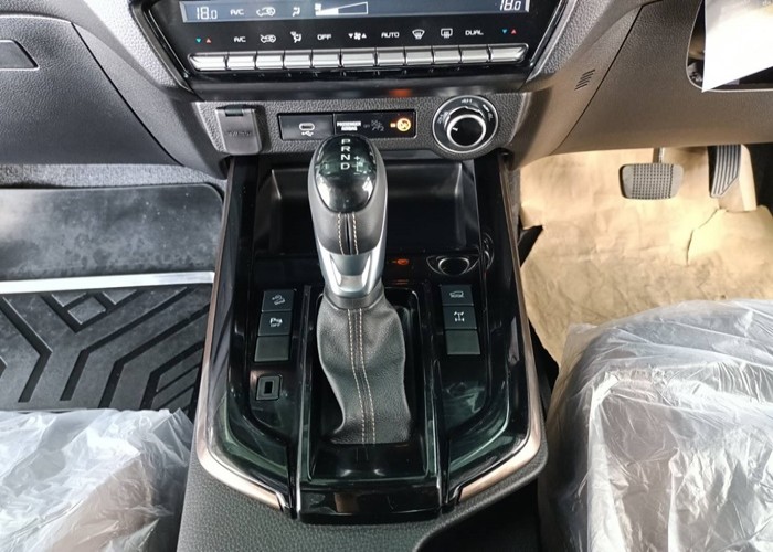 Used 1
                    ISUZU
                     for Sale Image